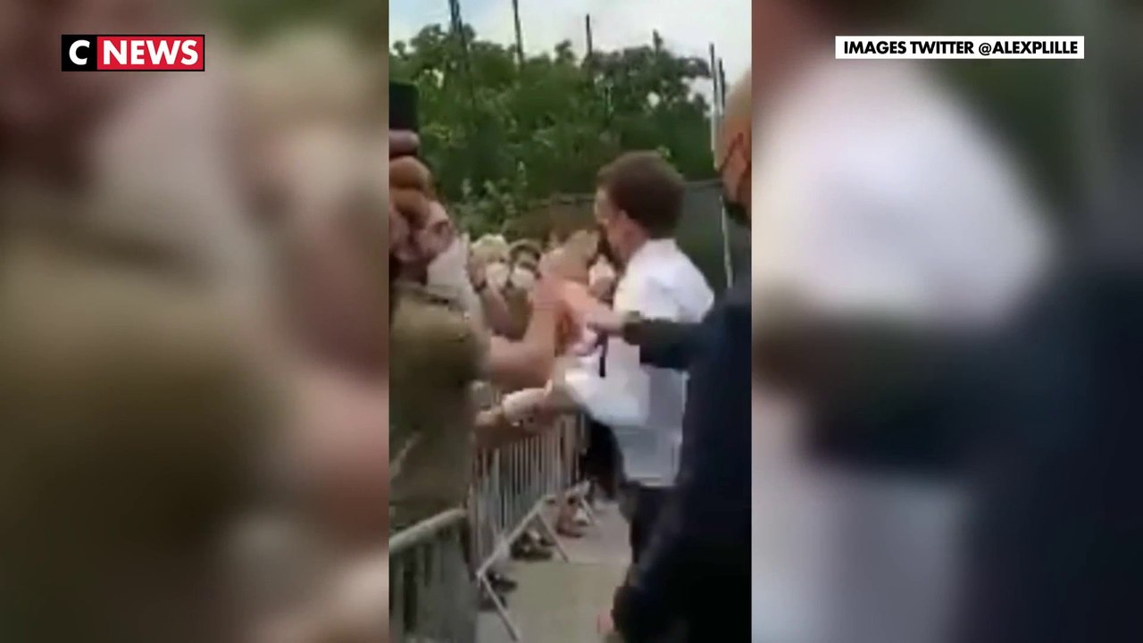 Emmanuel Macron giflé lors d'un déplacement dans la Drôme