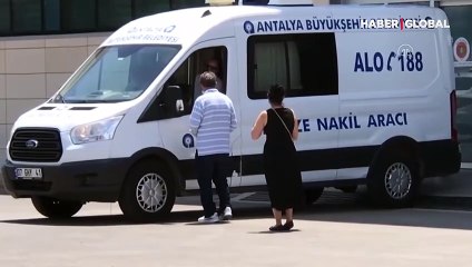 Babanın yıkıldığı an... Ayakkabı ve  kolyesinden teşhis etti