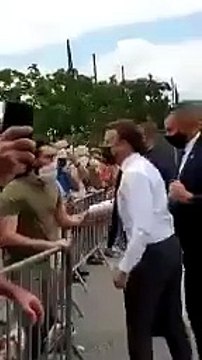 Fransa Cumhurbaşkanı Macron'a tokatlı saldırı