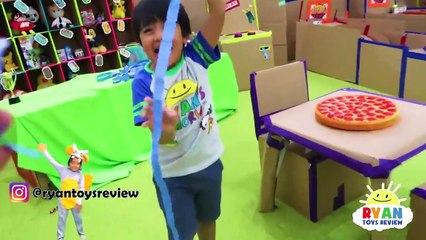 Chuck E Cheese Box Fort Arcade Games With Ryan Toysreview!!!