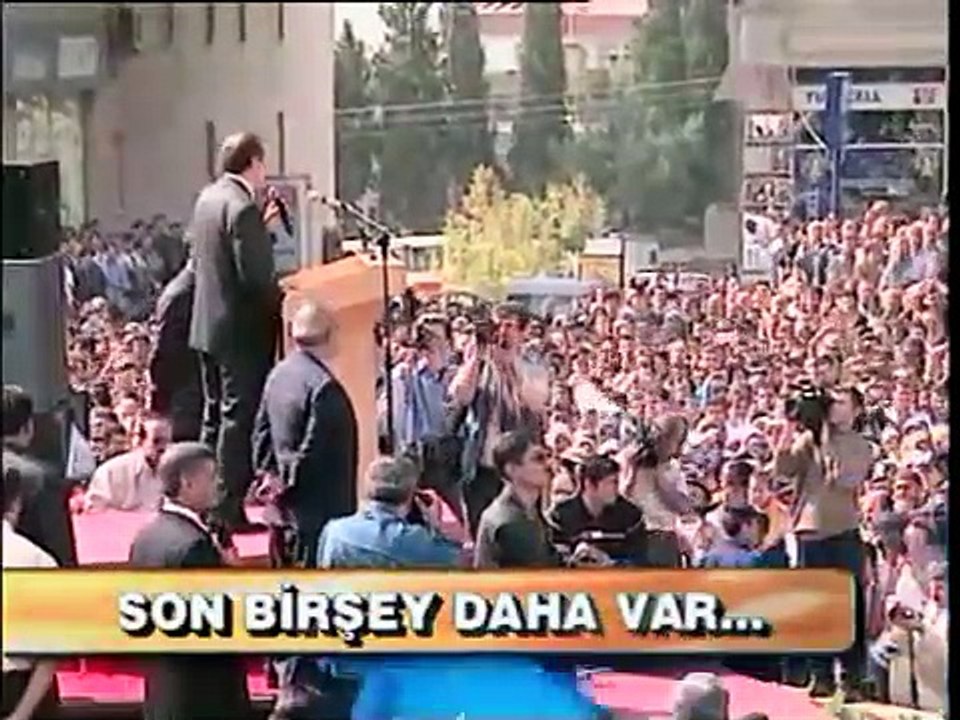 Erdoğan şiir okumak isteyince "Okuma" diye bağırdılar