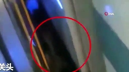 Metroda korkunç anlar! 2 aylık bebek metro ile platform arasına düştü