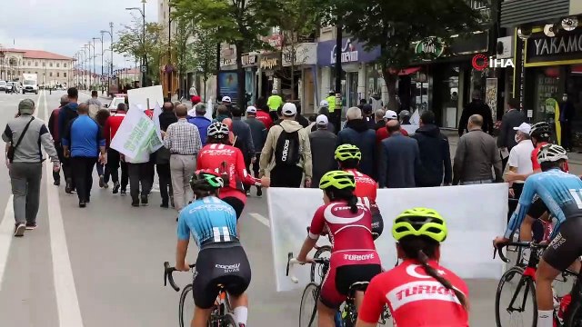 Çevre için yürüyüş yaptılar, pedal çevirdiler