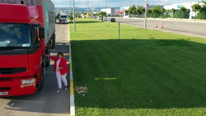 MANİSA - 4 çocuk annesi tır şoförü Ayla Ercan, ilk uzun yol seferine hazırlanıyor