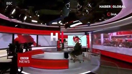 BBC spikeri haber sunarken fena yakalandı