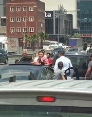 BAŞAKŞEHİR'DE TRAFİKTE YOL VERME KAVGASI