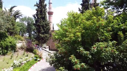 BİLECİK - Vatandaşlar kademeli normalleşmenin ilk cumartesi gününde Şeyh Edebali Türbesi'ni doldurdu