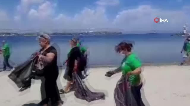 Salya kabusuyla çalkalanan Marmara'nın kıyılarında çöp temizliği