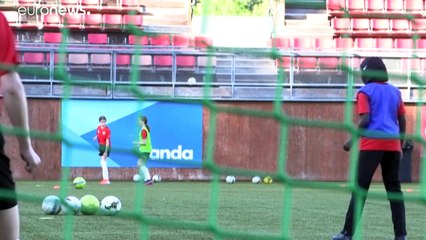 شاهد: اتحاد كرة القدم الفنلندي يعرض "حجابا رياضيا مجانا" على الفتيات المسلمات