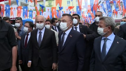 Download Video: YOZGAT - Cumhurbaşkanı Yardımcısı Oktay, AK Parti Sorgun İlçe Başkanlığı'nı ziyaret etti