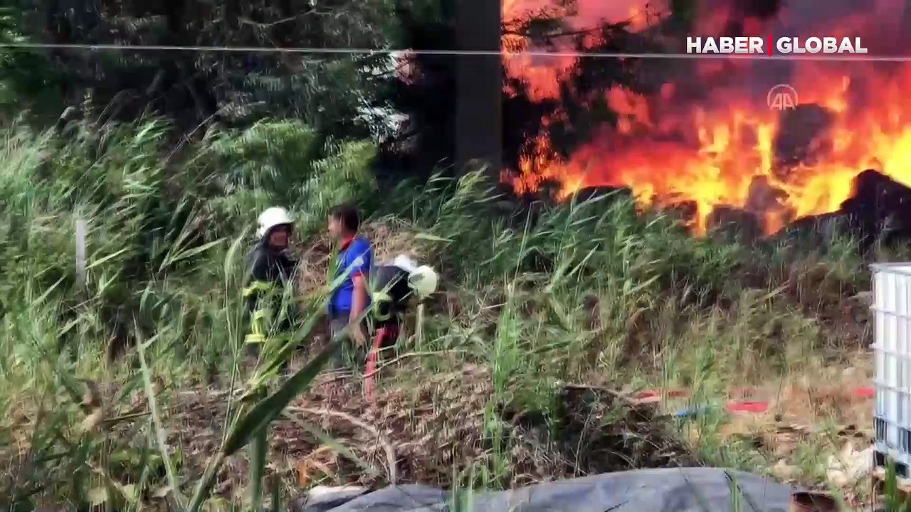 Adana'da plastik atık geri dönüşüm fabrikasında yangın
