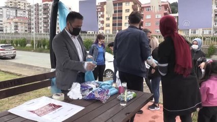 Sosyal medya üzerinden örgütlenen bir grup çevre temizliği yaptı