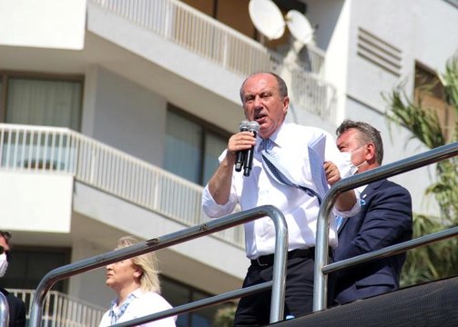 Muharrem İnce, İzmir'de CHP'li seçmenden oy istedi: Zorla oy veriyorsan, yerin Memleket Partisi