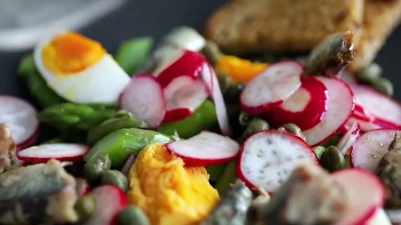 Proljetna salata sa sardinama