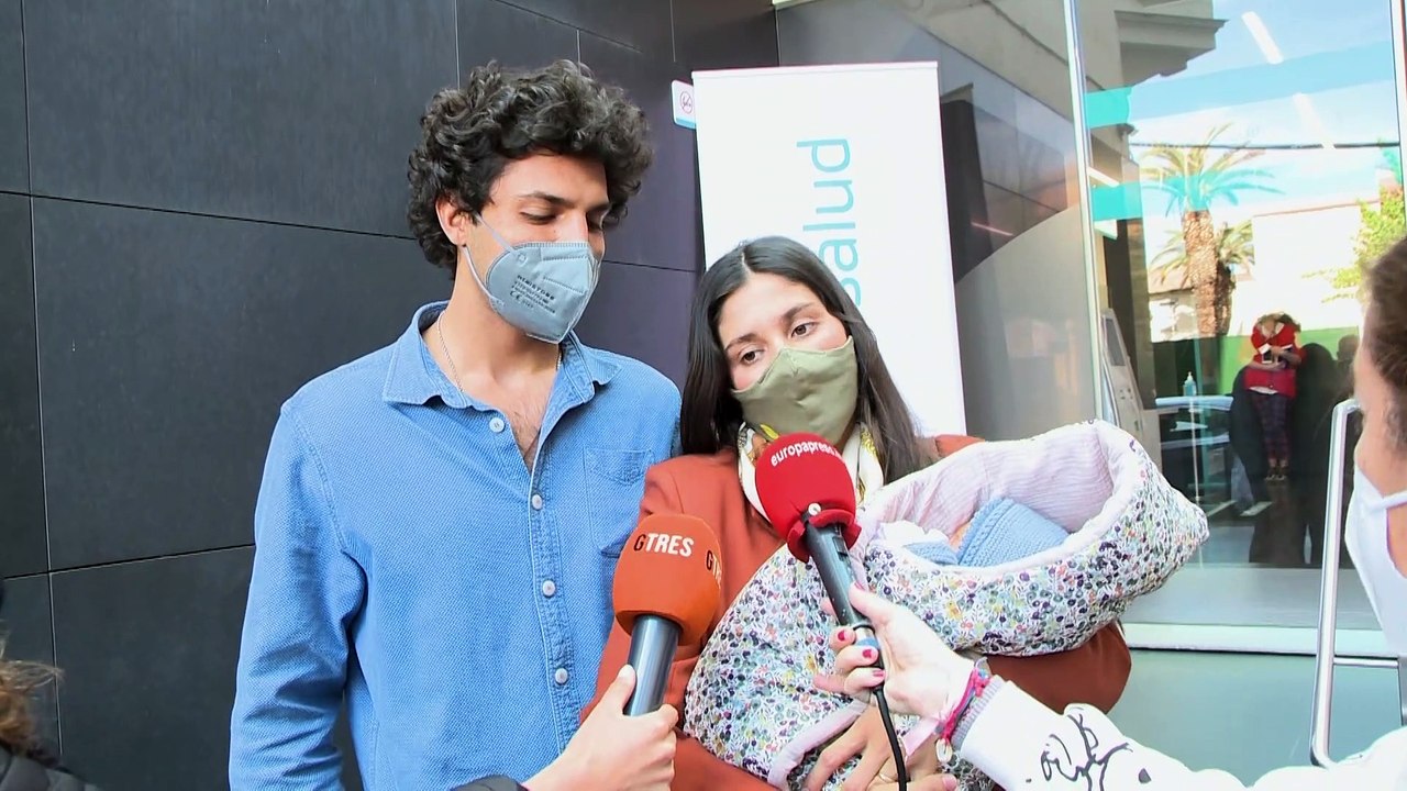 María y Tomás bautizan a su hija Catalina
