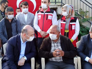 Bakan Soylu Afyonkarahisar'da şehit ailesini ziyaret etti