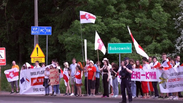 Des Bélarusses en exil manifestent en Pologne pour demander la réouverture de la frontière