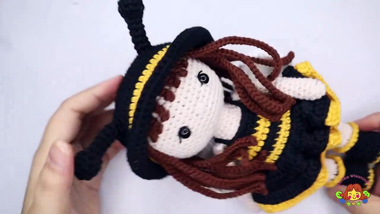 Melly The Bee | Part 1 | Shoes & Legs, Body, Skirt | How To Crochet | Amigurumi Tutorial