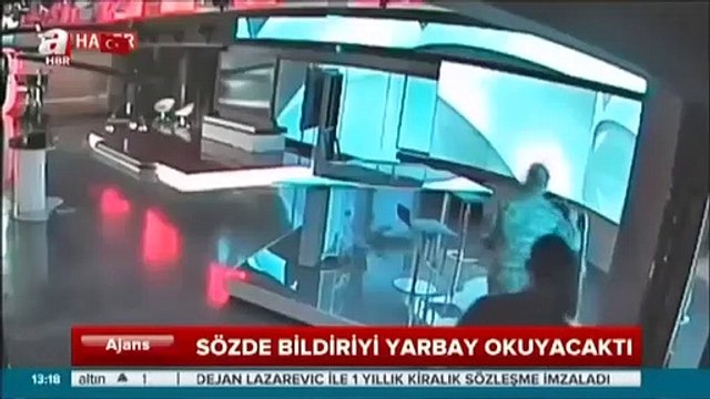 İşte TRT'yi basan darbeci hainlerin görüntüleri!