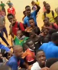 Thủ môn Edouard Mendy được chào đón như người hùng ở quê nhà Senegal sau khi vô địch Champions League cùng Chelsea