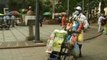 Por su familia, hombre de 61 años recorre a pie Floridablanca vendiendo jugos medicinales
