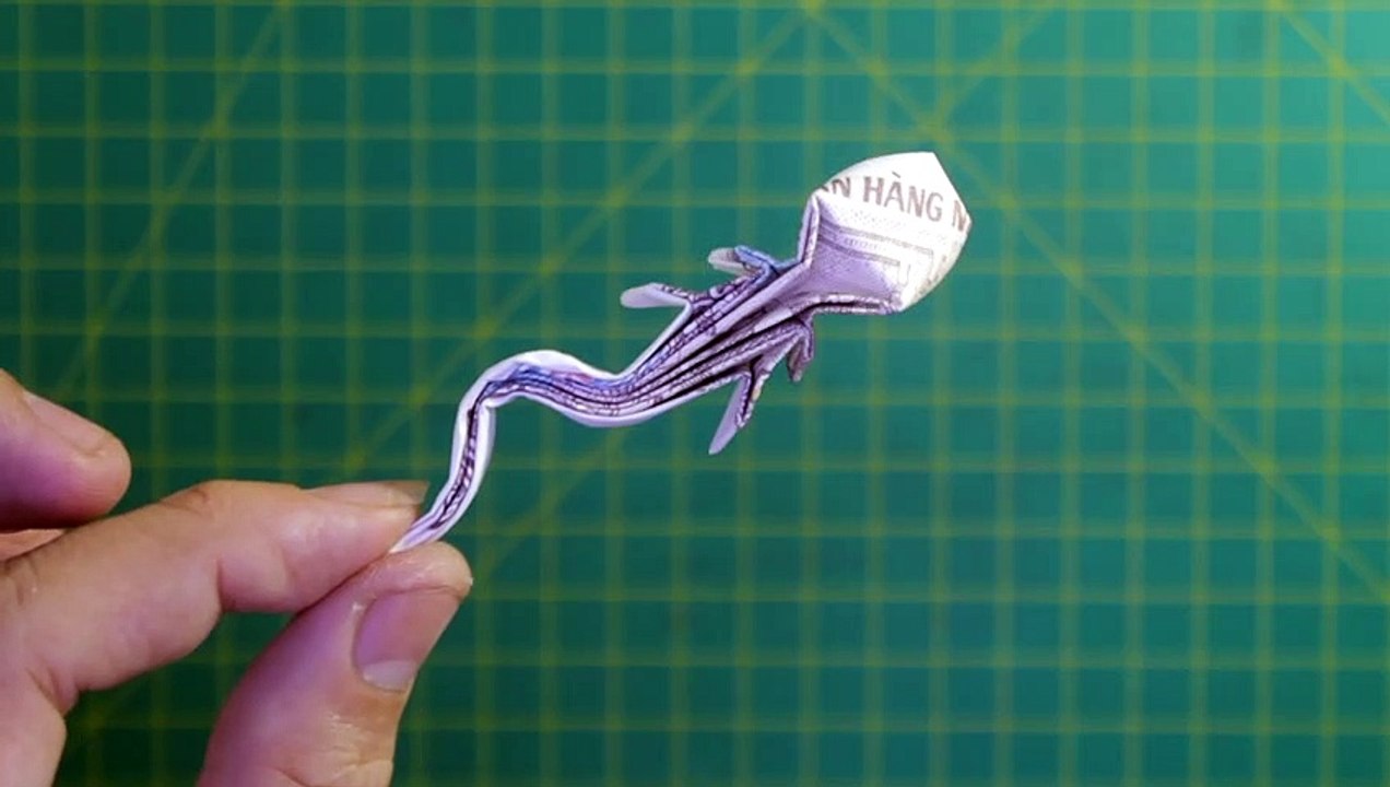 demo Money origami lizard Design by Jo Nakashima