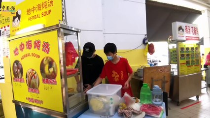 开档途中遇黑警 2年轻小贩被索500“喝茶钱”