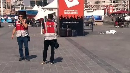 Taksim'de şüpheli bavul alarmı