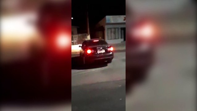 Veja em outro ângulo: motoristas são flagrados fazendo manobras perigosas em via pública no Parque São Paulo