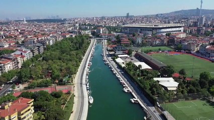 İSTANBUL - Deniz salyası Kurbağalıdere'de görülmeye devam ediyor