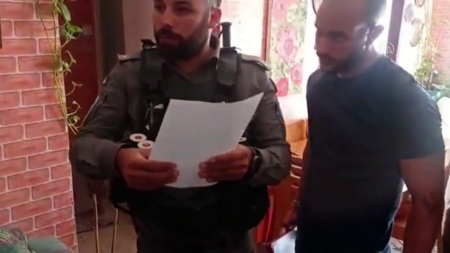 KUDÜS - İsrail güçleri Şeyh Cerrah Mahallesi'nde yaşananları duyuran Filistinli aktivisti gözaltına aldı