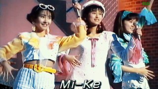 Mi-Keの「ブルーライト ヨコスカ」1991年 作詞:長戸大幸・作曲:織田哲郎