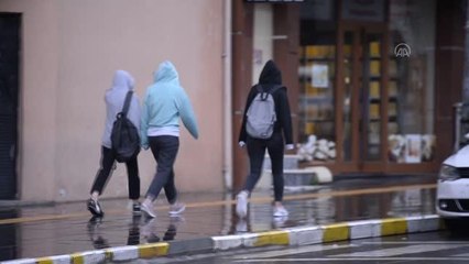 Etkili olan sağanak çiftçiyi sevindirdi