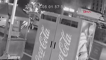 Restorana kalaşnikof ve tabancayla saldırı kamerada