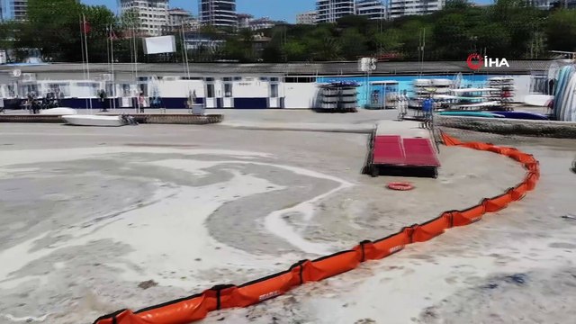 Caddebostan Sahili'nde müsilaj temizliği