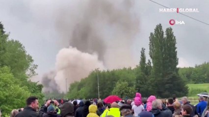 İngiltere'de 117 metre yüksekliğindeki kuleler 5 saniyede yıkıldı