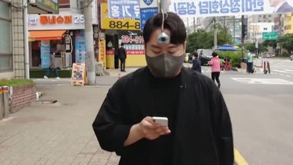 Un joven de Corea del Sur diseña un tercer ojo robótico que te alerta ante un obstáculo
