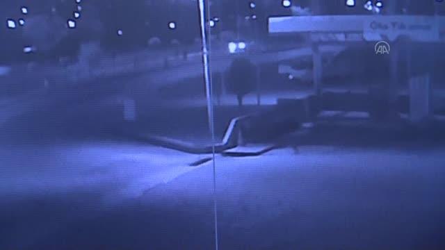 Son dakika haberleri! ÇANAKKALE - Ters yöne giren otomobilin sivil ekip aracıyla çarpışması sonucu iki kişi hayatını kaybetti