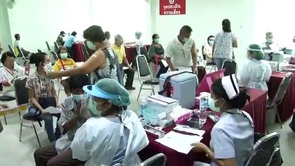 ประชาชน7กลุ่มเสี่ยง-ผู้สูงอายุทยอยเดินทางฉีดวัคซีนเป็นวันแรก