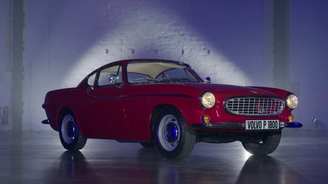 Volvo P1800 im Vergleich mit Volvo C40 Recharge - Übersicht