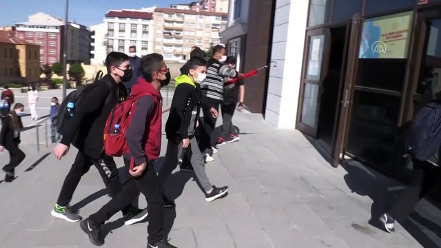 YOZGAT - Ortaokul ve liselerde yüz yüze eğitim sevinci yaşandı