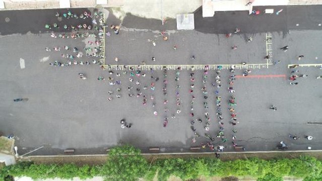 İSTANBUL'DA ORTAOKUL VE LİSELER YÜZ YÜZE EĞİTİM BAŞLADI