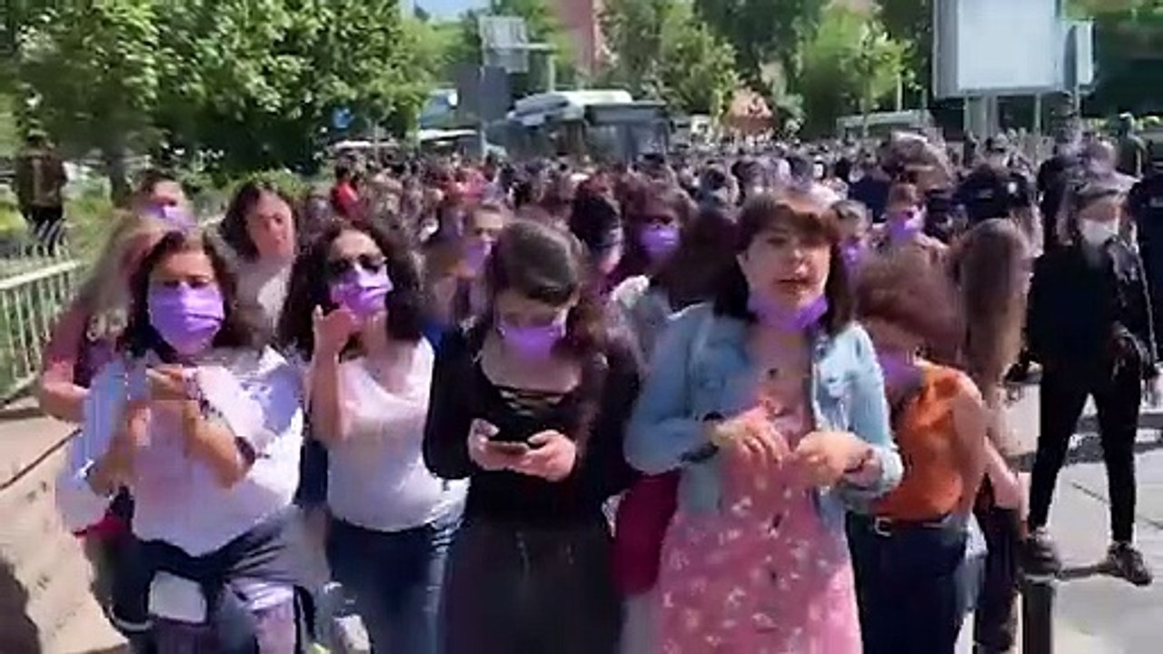 Ankara'da kadınların İstanbul Sözleşmesi protestosuna polis müdahalesi; çok sayıda gözaltı