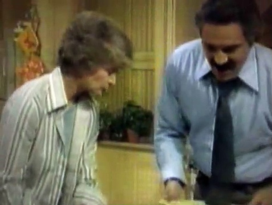 Barney Miller S01E01 Ramon
