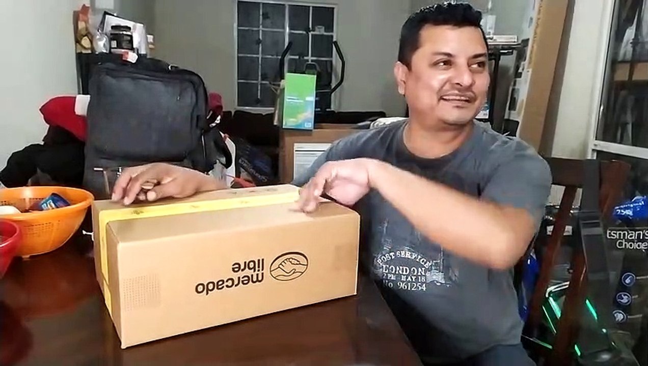 #unboxing caja misteriosa de mercado libre me sorprenden con el contenido de esta y me hacen muy feliz