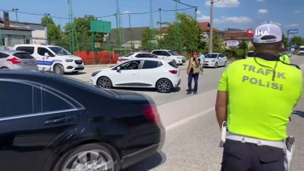 Hız yapan sürücüler radara takıldı: 1 saatte 163 araca 134 bin lira ceza