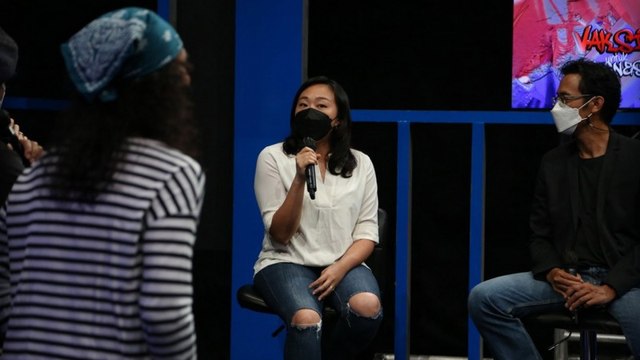 Vaksin Slank untuk Indonesia - Kisah Ovy Sabrina Sulap Sampah Plastik Jadi Paving Block