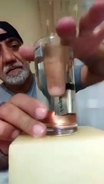 You won't believe this battery trick!  - #Shorts