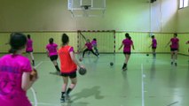 İZMİR - Kız çocuklarının spor yapması için kurulan hentbol takımı, 1. Lig'e çıkmak için mücadele edecek