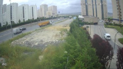 AVCILAR VE BAŞAKŞEHİR'İ KAÇAK HAFRİYAT DÖKÜM ALANINA ÇEVİRENLER KAMERADA